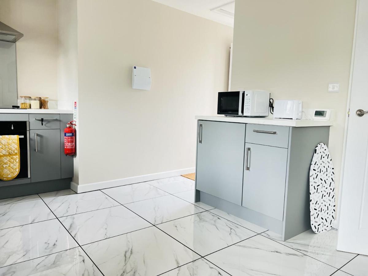 Brand New 1 Bed Apartment, 5Min Walk To Racing & Main Strip, With Electric Parking Bay & Terrace Long Stay Work Contractor Leisure - Citrine Newmarket  Exterior foto