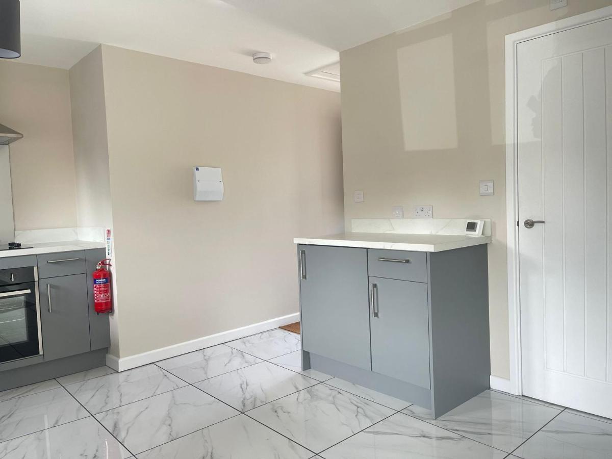 Brand New 1 Bed Apartment, 5Min Walk To Racing & Main Strip, With Electric Parking Bay & Terrace Long Stay Work Contractor Leisure - Citrine Newmarket  Exterior foto